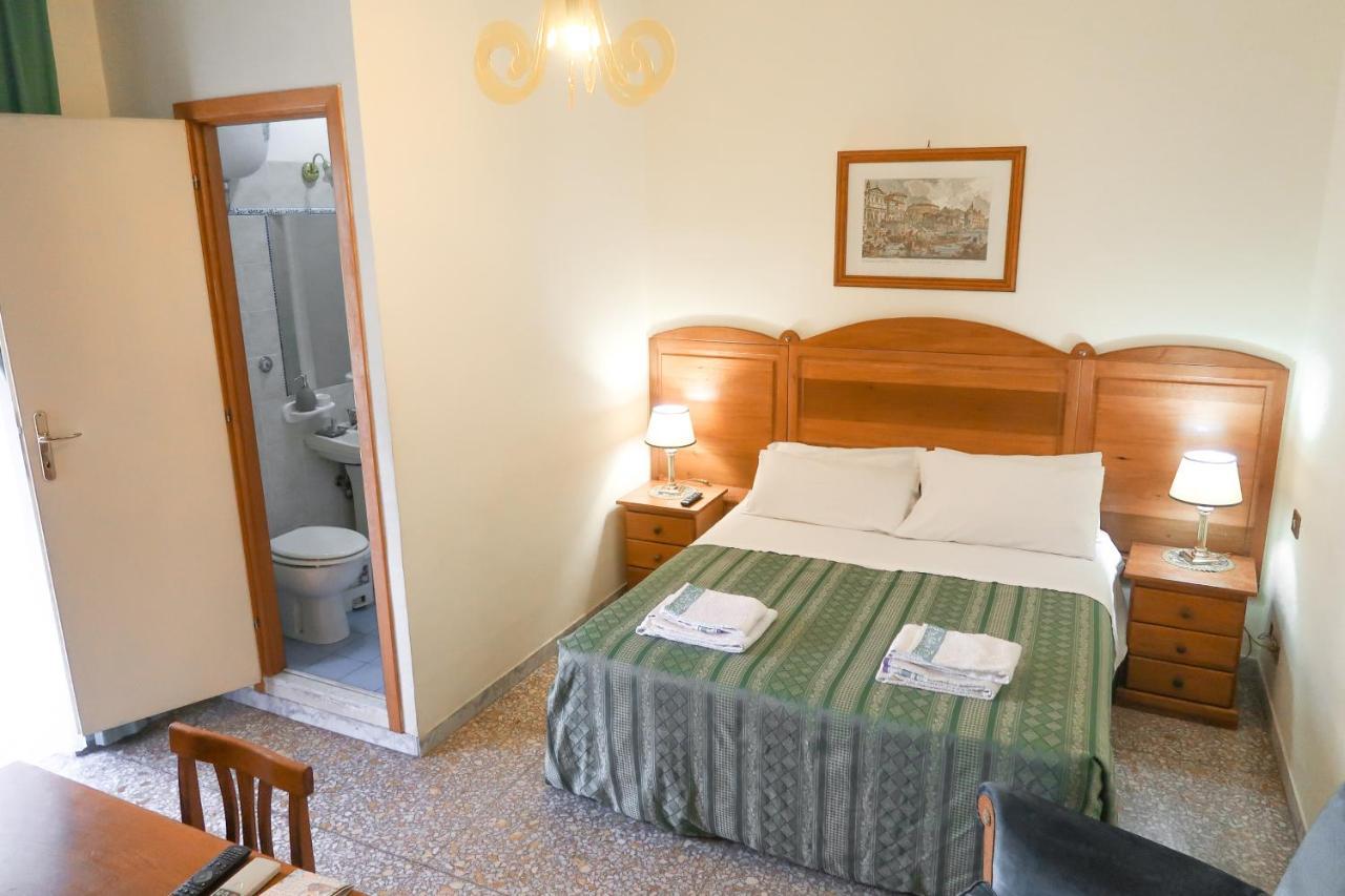 The Condottieri Rooms Рим Екстер'єр фото