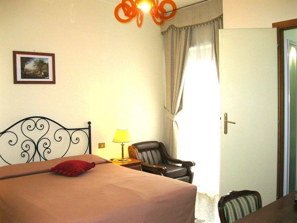 The Condottieri Rooms Рим Екстер'єр фото