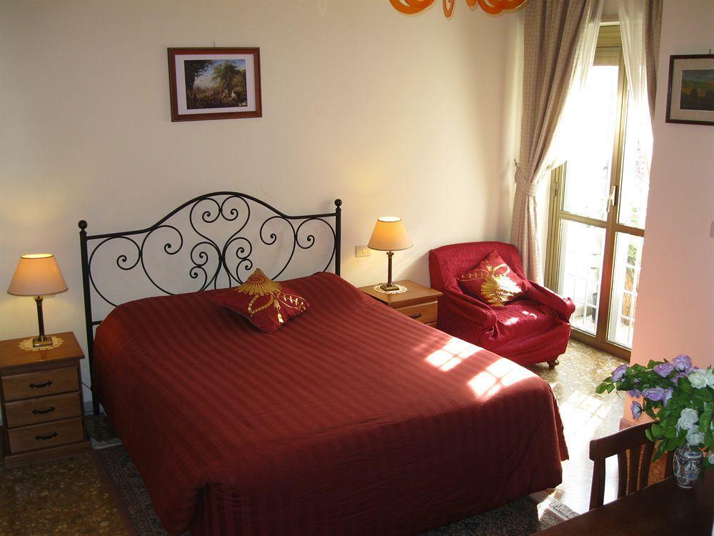The Condottieri Rooms Рим Екстер'єр фото